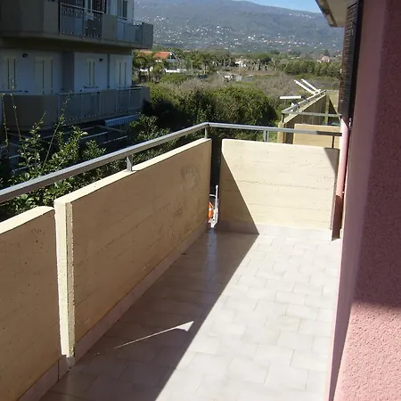 Casa Mare Monti Apartment *